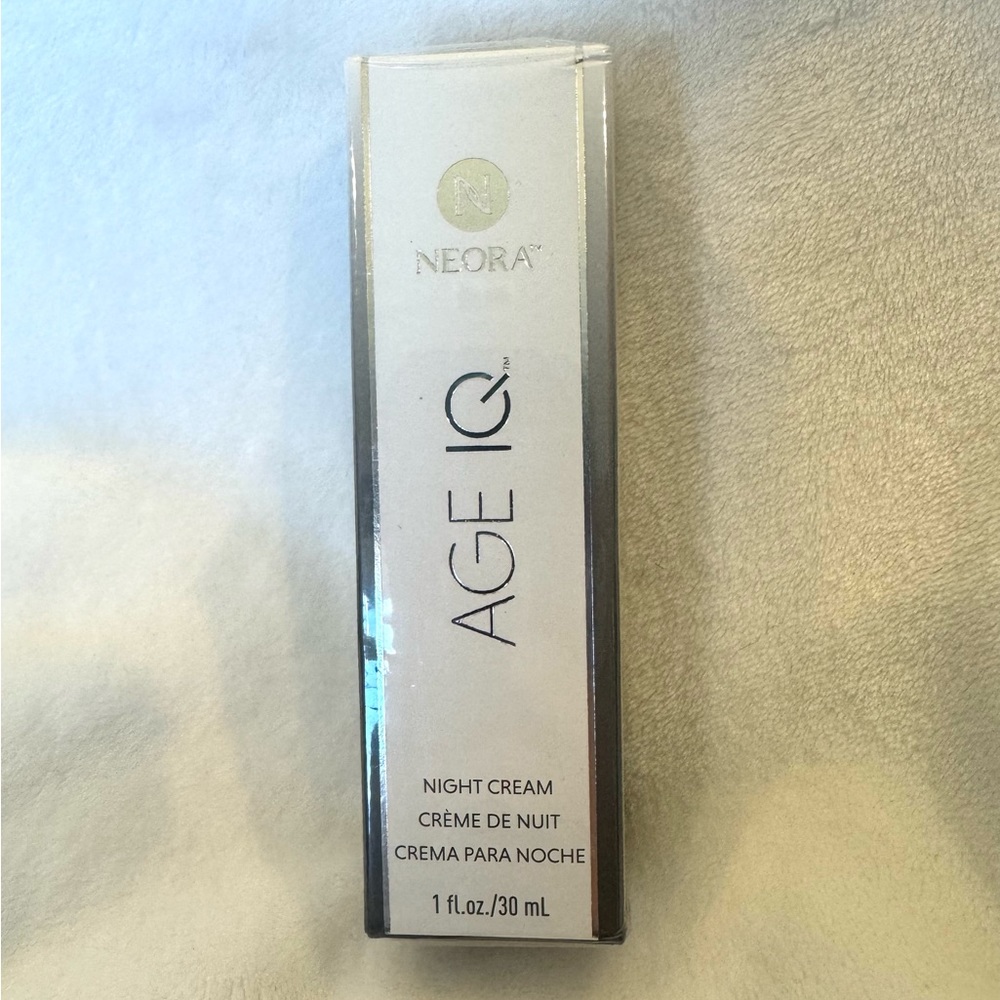 Neora Age IQ Night Cream